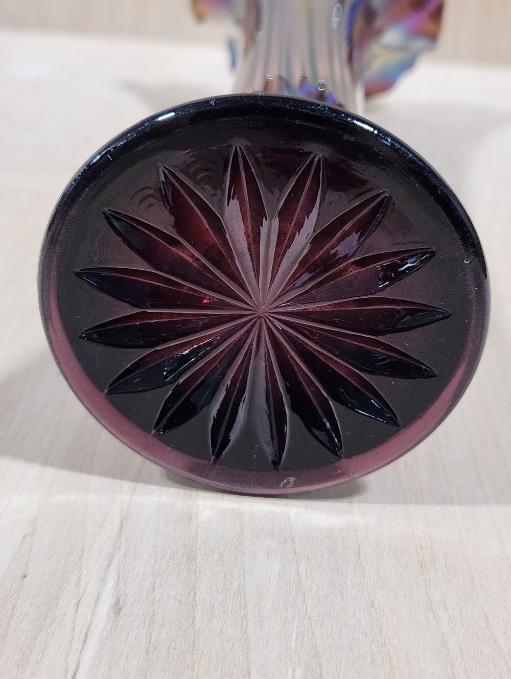 Vintage Iridescent Amethyst Purple Glass Ruffled Rim Trumpet Vase 12 Inch VTG - Picture 6 of 12